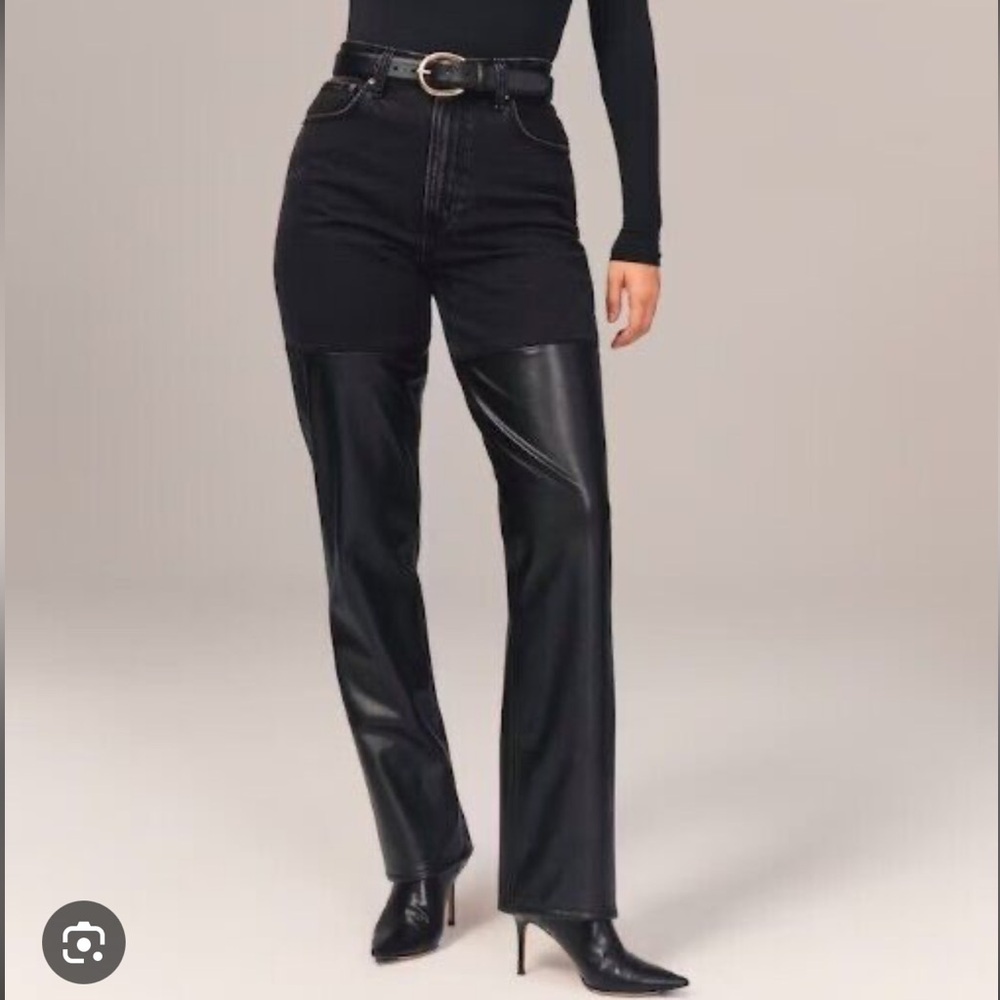 Abercrombie & Fitch Mixed Fabric Curve Love Ultra High Rise 90s Straight Jean